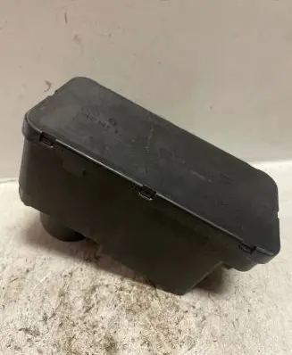 Volkswagen Golf III Central locking vacuum pump 1H0962257G
