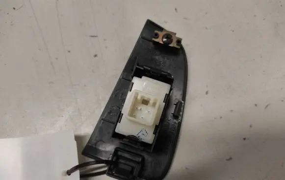 Toyota Avensis T250 Electric window control switch 7423105140