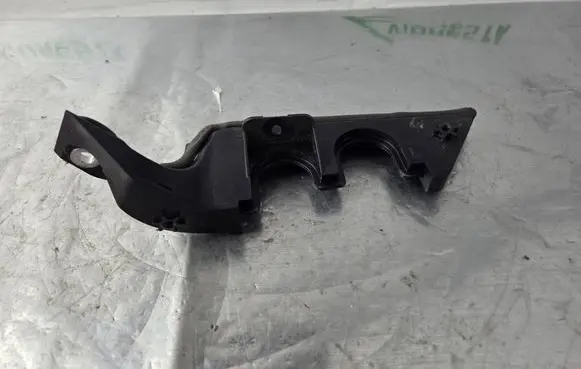 Other engine bay part
