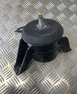 Hyundai Tucson TL Engine mount bracket 21810D3100