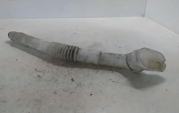 Renault Scenic II - Grand scenic II Window washer liquid tank fill tube 8200107319 8200107320