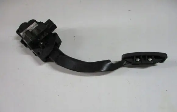 BMW 2 Active Tourer U06 Accelerator throttle pedal 5H227R562BA
