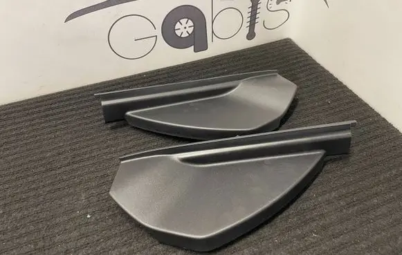 Dashboard side end trim