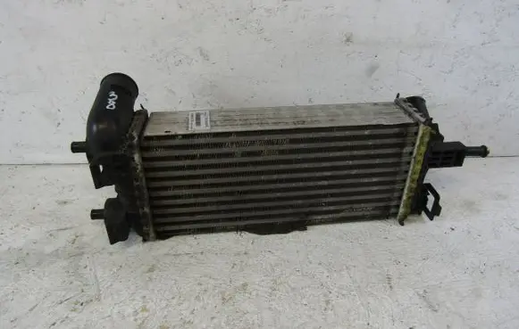 Ford Focus Intercooler radiator CV61-9L440-VC