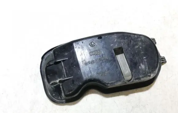 Volkswagen Polo III 6N 6N2 6NF Headlight/headlamp dust cover