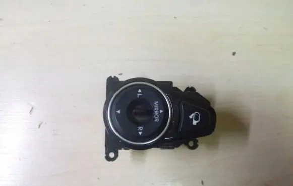 Hyundai i40 Wing mirror switch 39R4801230