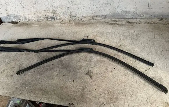 Ford S-MAX Front wiper blade arm