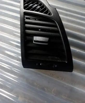 BMW 1 E81 E87 Dashboard side air vent grill/cover trim 7059188