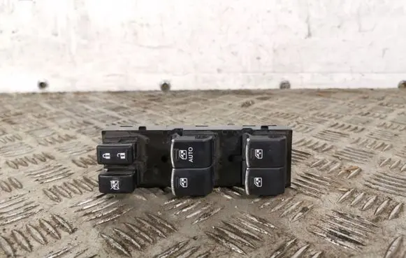 Subaru XV Electric window control switch 83071FJ130