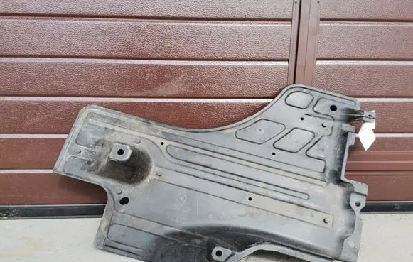 Audi TT TTS RS Mk3 8S Engine splash shield/under tray 8S0825206A