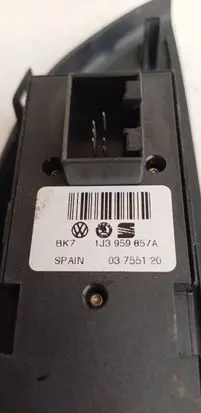 Skoda Fabia Mk1 (6Y) Electric window control switch 1J3959857A 03755120