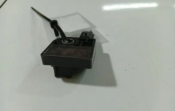 Hyundai ix35 Airbag deployment crash/impact sensor 959202S000