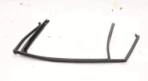 Skoda Scala Rubber seal tailgate window/glass 