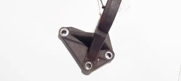 Nissan Almera Tino Engine mounting bracket wd200