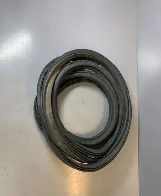 Rear door rubber seal (on body)