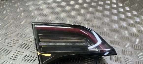 Tesla Model 3 Tailgate rear/tail lights 1077401 1077403