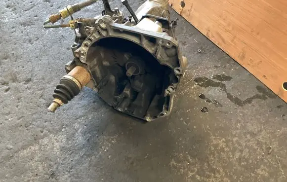 Nissan Note (E12) Manual 5 speed gearbox 323H3