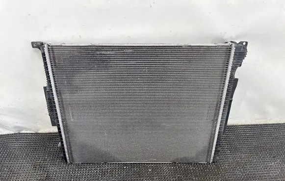 BMW 3 F30 F35 F31 Coolant radiator 8482622 15272311
