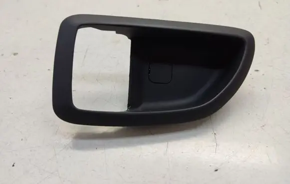 Hyundai Tucson JM Front door interior handle trim 826112E000