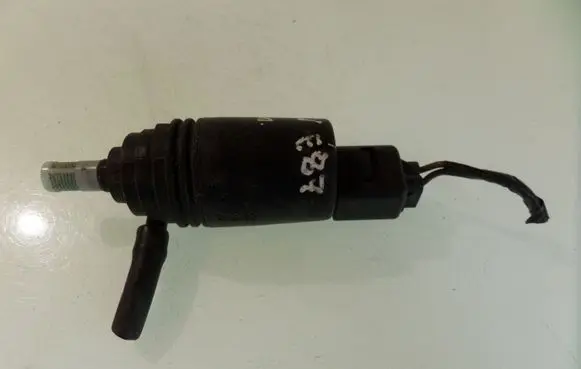 BMW 1 E81 E87 Windscreen/windshield washer pump 8364516