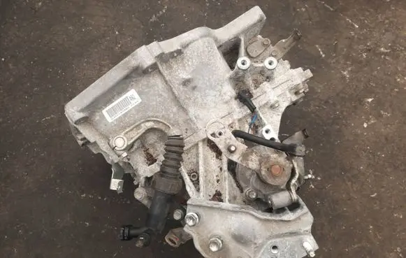 Suzuki Swift III Manual 5 speed gearbox