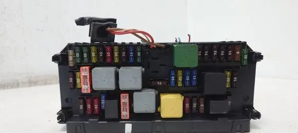 Mercedes-Benz C W204 SAM control unit A2129005912 2129005912