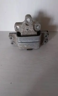 Volkswagen PASSAT B6 Engine mount bracket 3C0199555