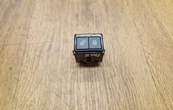 Jaguar F-Pace Central locking switch button GX7314017EC 24280777