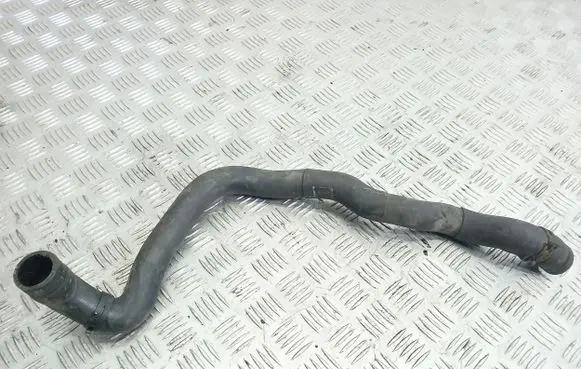 Volkswagen PASSAT B6 Engine coolant pipe/hose
