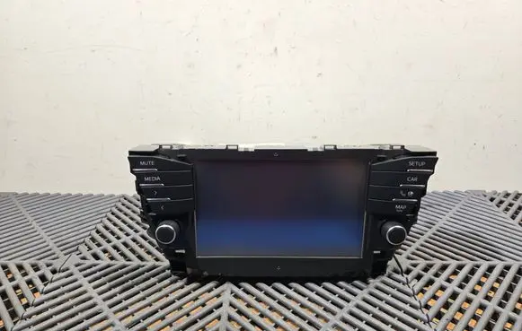 Radio/CD/DVD/GPS head unit