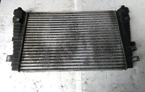 Opel Zafira B Intercooler radiator 13223395