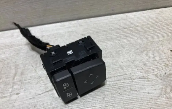 Dacia Sandero III Wing mirror switch 55703737R