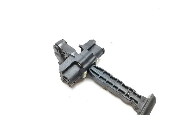 BMW X2 F39 Front door check strap stopper 7463625 18W07WL
