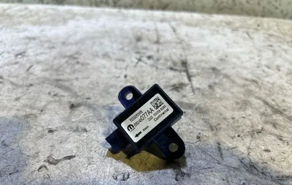 Chrysler Pacifica Airbag deployment crash/impact sensor 68245077AA 53328368 5WK66090