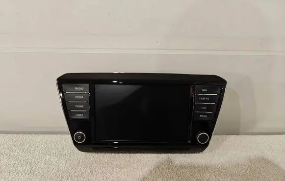Skoda Superb B8 (3V) Screen/display/small screen 3V0919606 05SD504D