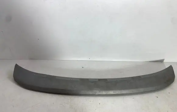 Front bumper lip