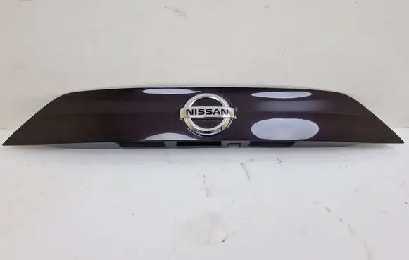 Nissan Qashqai Trunk door license plate light bar 5481U110
