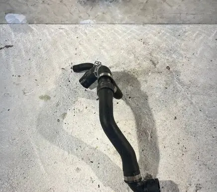 Volvo XC90 Engine coolant pipe/hose 31338292