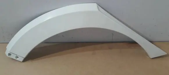 Fender trim (molding)