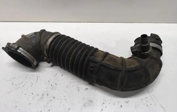 Volvo S40, V40 Air intake hose/pipe 30863962 5M5C25004