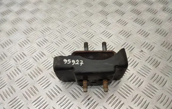 Engine mount bracket