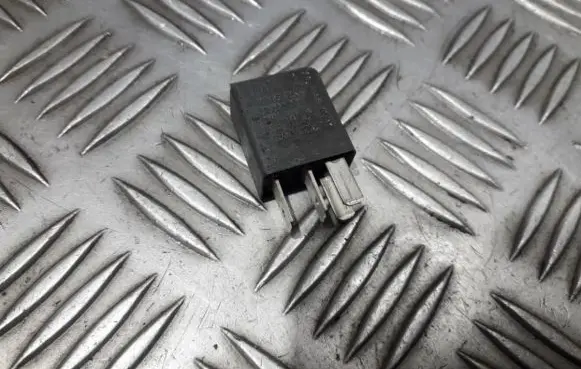 Skoda Octavia Mk2 (1Z) Other relay 1K0951253 29200077