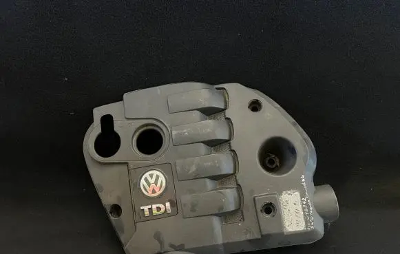 Volkswagen PASSAT B5.5 Engine cover (trim) 038103925