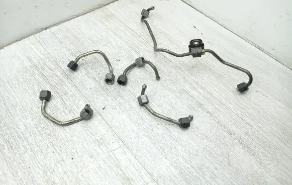 Ford Mondeo MK IV Fuel injector supply line/pipe 