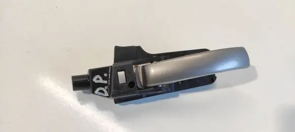 Chrysler Sebring (JS) Front door interior handle 0774R 1FV26TRMAA