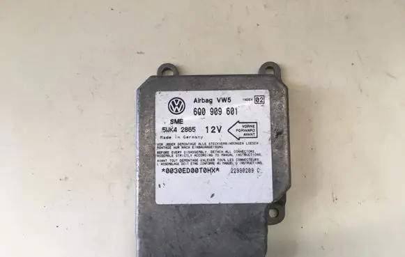 Volkswagen PASSAT B5.5 Airbag control unit/module 6Q0909601