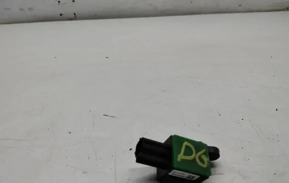 Volkswagen Tiguan Airbag deployment crash/impact sensor 25101606 16804555PU