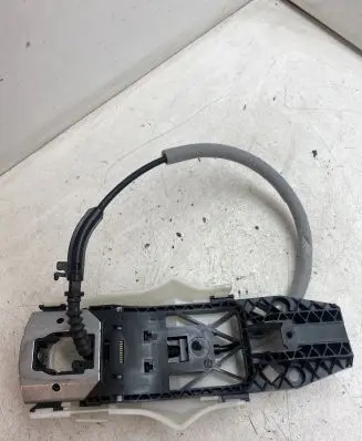 Skoda Octavia Mk3 (5E) Front door exterior handle/bracket 5L0837885B