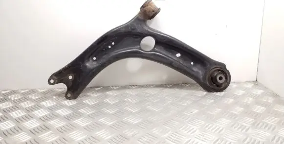 Volkswagen PASSAT B8 Front lower control arm/wishbone