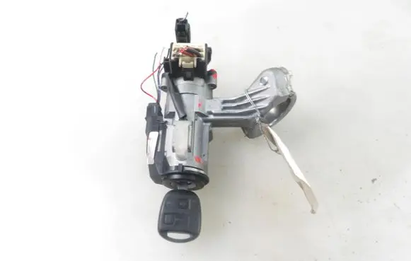 Toyota Corolla E120 E130 Ignition lock 8978302020